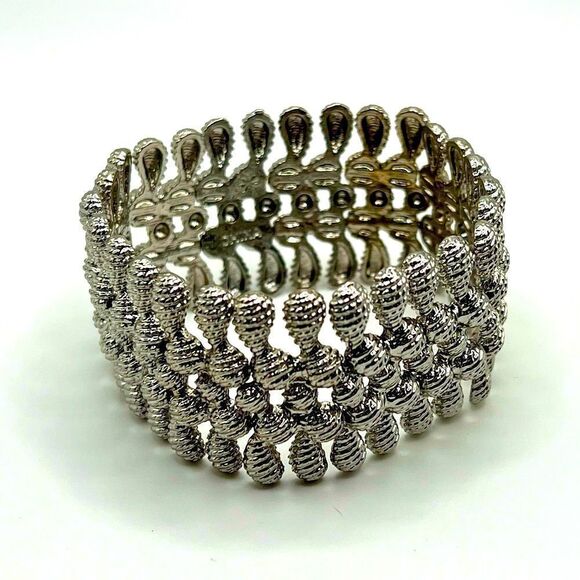 *3/$20* Shiny textured silver tone bracelet - Picture 3 of 3